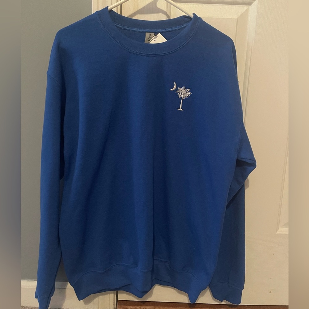 women’s medium crewneck